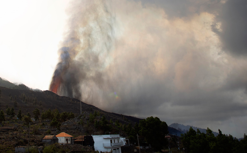 Έκρηξη ηφαιστείου στην Ισπανία: Το καυτό ποτάμι συνεχίζει να ρέει στα Κανάρια Νησιά &#8211; Δείτε βίντεο που σοκάρουν