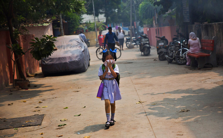 Ινδία: Ιογενής πυρετός «θερίζει» τα παιδιά &#8211; Τα συμπτώματα