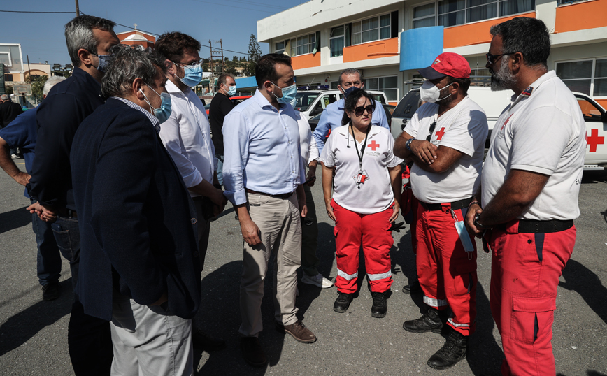 Βουλευτές του ΣΥΡΙΖΑ επισκέφτηκαν την Κρήτη μετά τον σεισμό Βουλευτές του ΣΥΡΙΖΑ επισκέφτηκαν την Κρήτη μετά τον σεισμό
