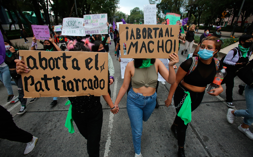 Λατινική Αμερική: Γυναίκες διαδηλώνουν για το δικαίωμα στην άμβλωση