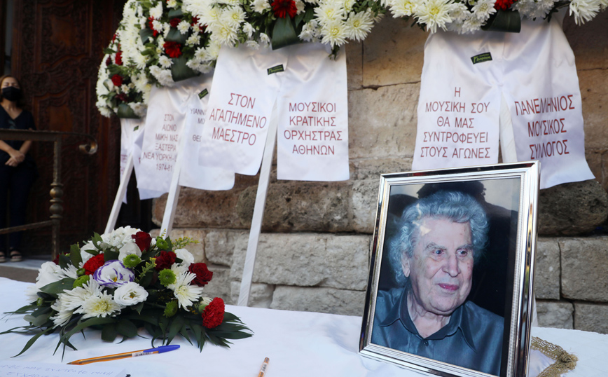 Μίκης Θεοδωράκης: Ένας χρόνος από το θάνατό του – Συναυλία του ΚΚΕ για τον μεγάλο συνθέτη