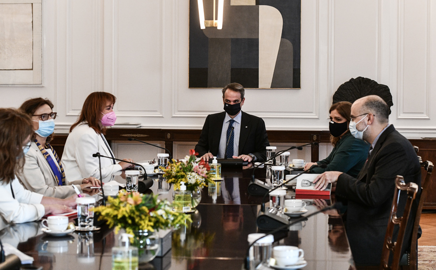 Ο Κυριάκος Μητσοτάκης με τη  Dubravka Suica