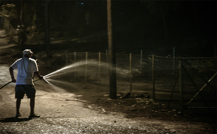 ΦΩΤΙΑ ΝΕΑ ΜΑΚΡΗ ΦΩΤΙΑ ΝΕΑ ΜΑΚΡΗ