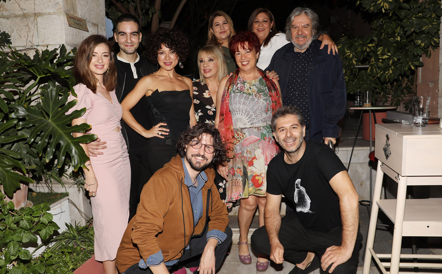 Σ'αγαπάω μεν αλλά σειρά Open Σ'αγαπάω μεν αλλά σειρά Open