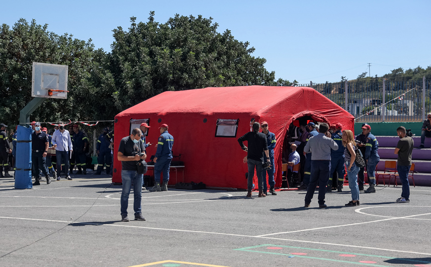 Ισχυρός σεισμός στην Κρήτη: Στήνονται σκηνές σε Αρκαλοχώρι και γύρω περιοχές