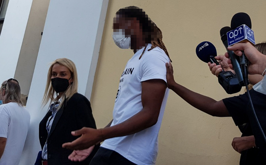 Σεμέδο: Μου έστειλαν μήνυμα στο instagram δύο ώρες πριν τη σύλληψη – «Καλή τύχη στη φυλακή ή δώσε μου 15.000 ευρώ»