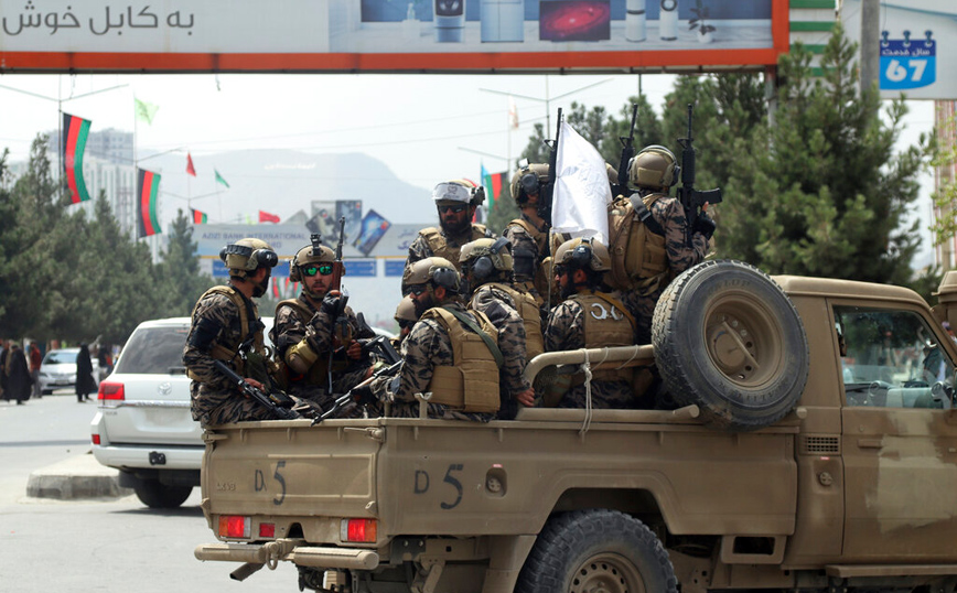 Αφγανιστάν: Οι Ταλιμπάν έκαναν παρέλαση στην Κανταχάρ μέσα σε αμερικανικά στρατιωτικά οχήματα