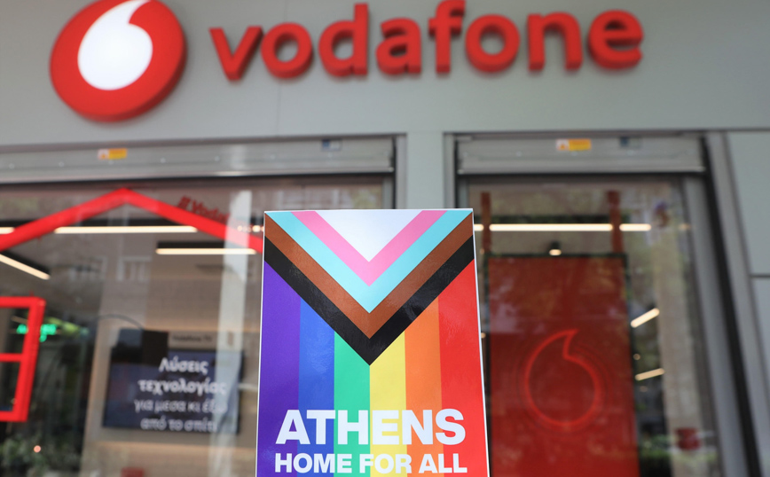 Η Vodafone στηρίζει την διαφορετικότητα μέσα από το δίκτυο καταστημάτων της με το μήνυμα «Athens Home for All»