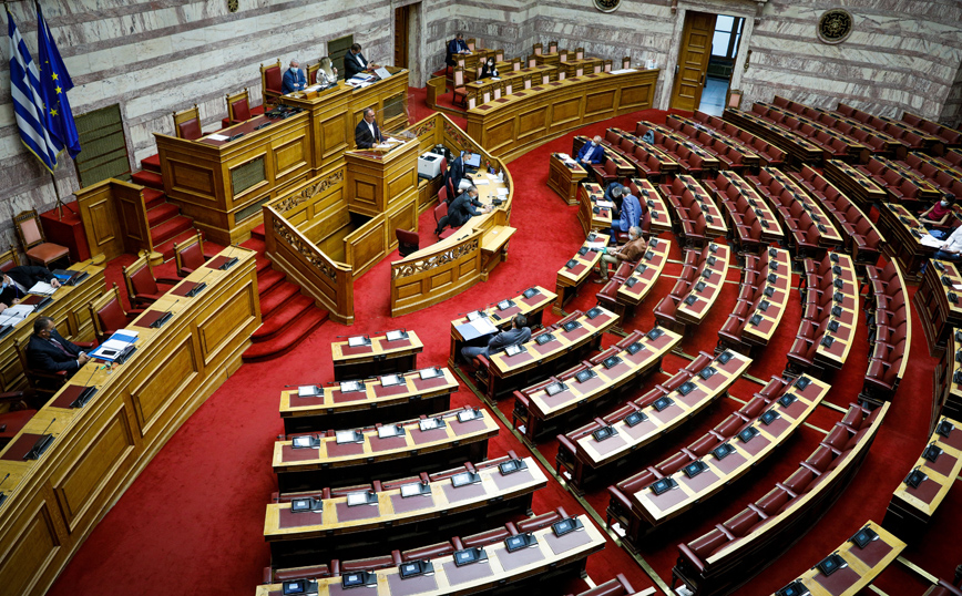 Με ευρεία πλειοψηφία οι τροπολογίες για τα μονοκλωνικά αντισώματα και τους σεισμόπληκτους της Κρήτης