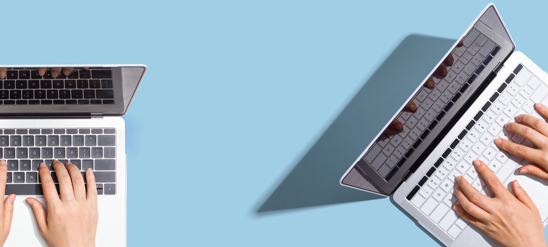 Δύο λαπτοπ Δύο λαπτοπ