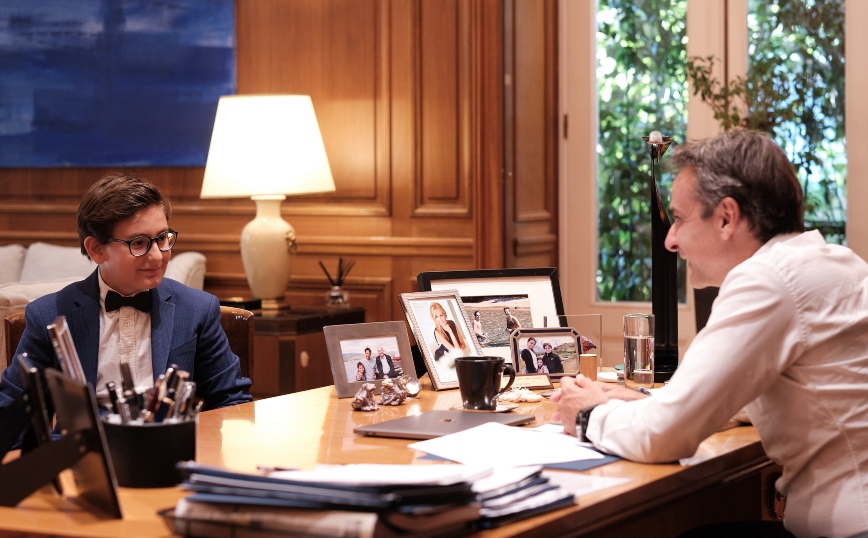 Συνάντηση Δημοσθένη Δεσποτίδη με τον Κυριάκο Μητσοτάκη στο Μαξίμου Συνάντηση Δημοσθένη Δεσποτίδη με τον Κυριάκο Μητσοτάκη στο Μαξίμου