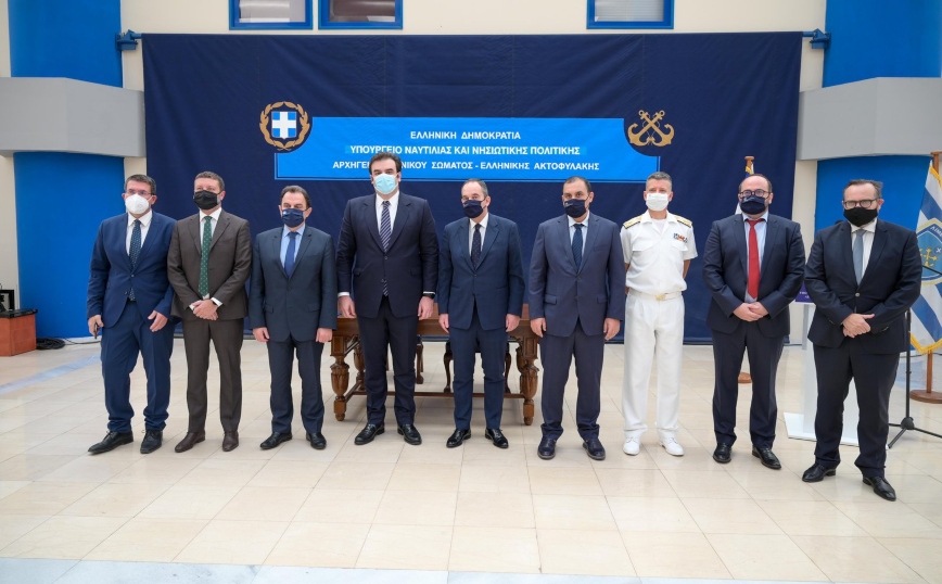 Πλακιωτάκης και Πιερρακάκης στο υπουργείο Ναυτιλίας Πλακιωτάκης και Πιερρακάκης στο υπουργείο Ναυτιλίας