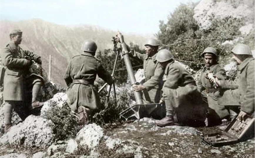 Έλληνες μαχητές κατά τη διάρκεια του πολέμου Έλληνες μαχητές κατά τη διάρκεια του πολέμου