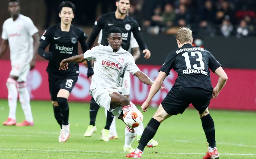 Europa League: Ηττήθηκε από την Άιντραχτ και έπεσε στη 2η θέση ο Ολυμπιακός – Δείτε τα γκολ