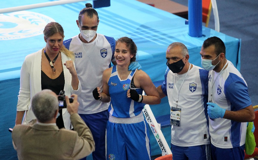 Η Αντωνία - Φιλίππα Γιαννακοπούλου Η Αντωνία - Φιλίππα Γιαννακοπούλου