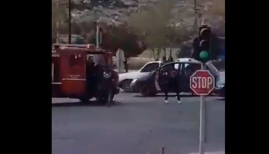 Σοκαριστικό βίντεο από την επίθεση Ρομά σε πυροσβέστες στο Σχιστό – Τους ξυλοκόπησαν και τους έκλεψαν