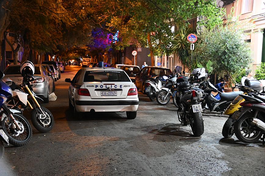 Ένας σοβαρά τραυματίας από πυροβολισμούς στο κέντρο της Αθήνας &#8211; Δείτε φωτογραφίες από το σημείο