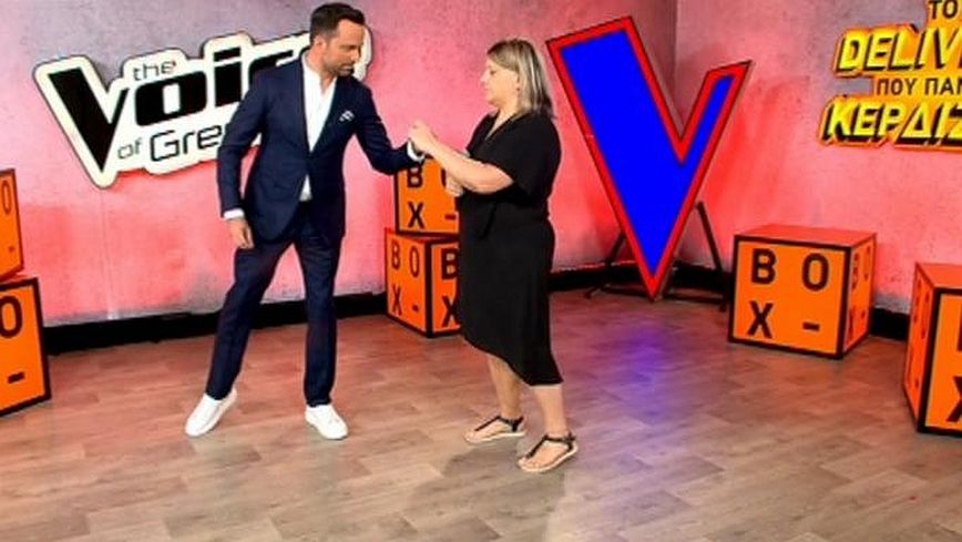 The Voice: Μητέρα  διαγωνιζόμενου έδωσε ωτοασπίδες στον Λιανό