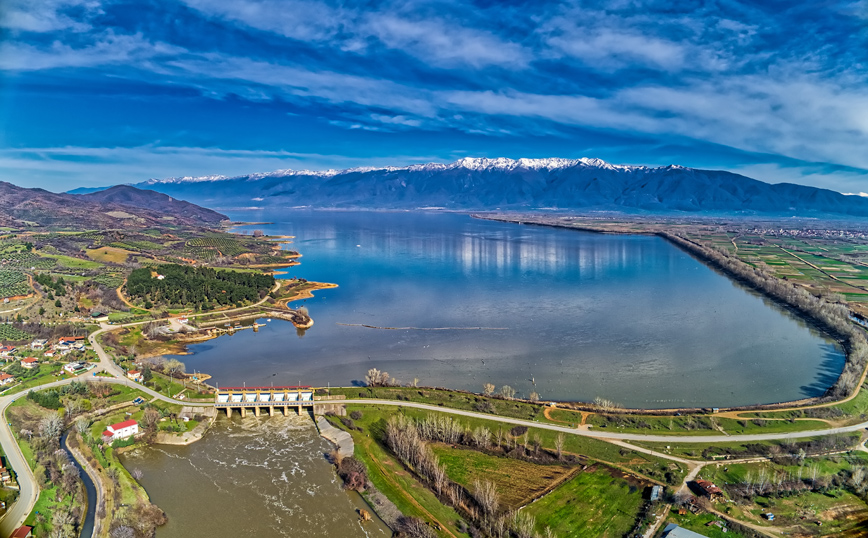 Ειδυλλιακό το τοπίο στη λίμνη Κερκίνη Ειδυλλιακό το τοπίο στη λίμνη Κερκίνη