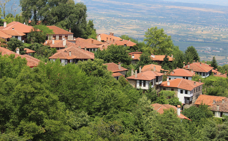 Ο γραφικός οικισμός του Λιτόχωρου στον Όλυμπο Ο γραφικός οικισμός του Λιτόχωρου στον Όλυμπο