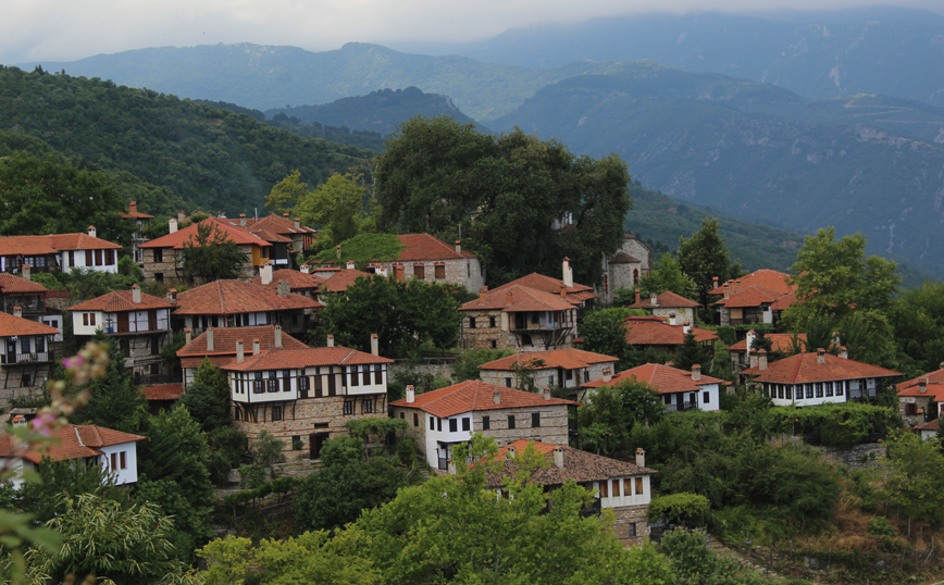 Ο γραφικός οικισμός του Λιτόχωρου στον Όλυμπο Ο γραφικός οικισμός του Λιτόχωρου στον Όλυμπο