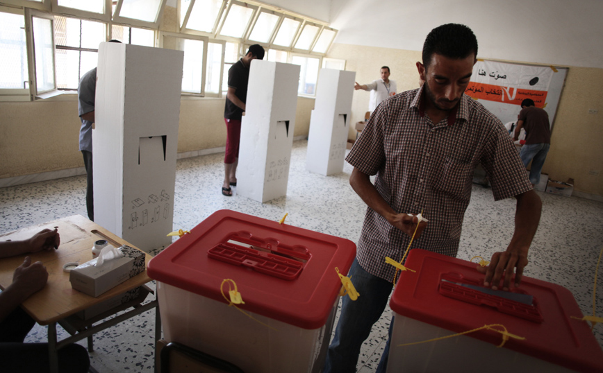 Λιβύη: Η κυβέρνηση θα παραδώσει την εξουσία «αν οι εκλογές διεξαχθούν με δίκαιο τρόπο»