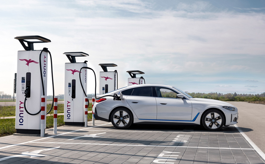 Γνωριμία με τις ηλεκτρικές BMW iX και i4: Έρχονται στις αρχές του 2022