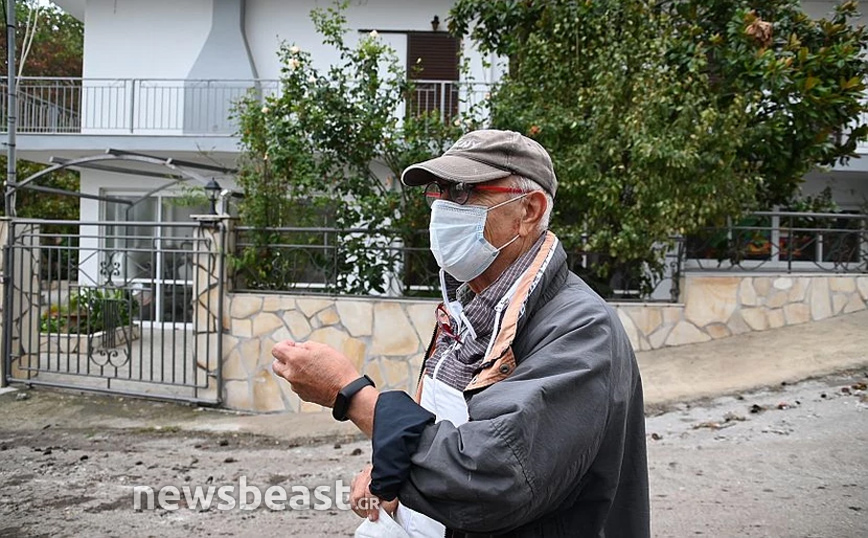 Στην παραλία Αγκάλη στη Βόρεια Εύβοια Στην παραλία Αγκάλη στη Βόρεια Εύβοια