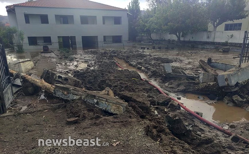 Όλα όσα έζησε εργαζόμενος στις αντιπλημμυρικές εργασίες στην Αγία Άννα Όλα όσα έζησε εργαζόμενος στις αντιπλημμυρικές εργασίες στην Αγία Άννα