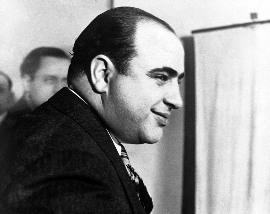 Αλ Καπόνε (Al Capone) Αλ Καπόνε (Al Capone)