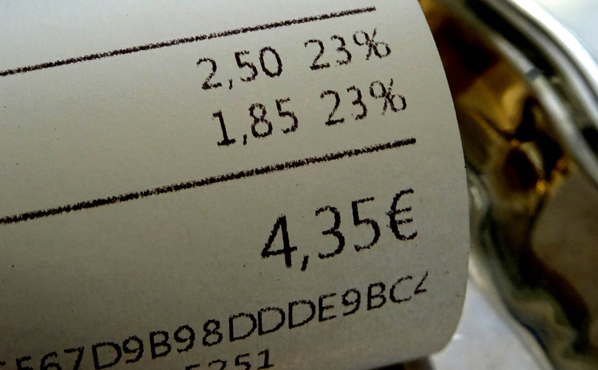 Ενιαίο συντελεστή ΦΠΑ 13% σε όλη την εστίαση, με εξαίρεση τα αλκοολούχα ποτά, ζητούν οι επιχειρηματίες