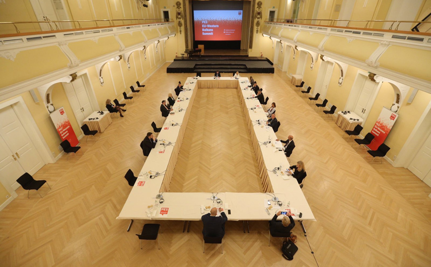 Η πρόεδρος του ΚΙΝΑΛ Φώφη Γεννηματά Η πρόεδρος του ΚΙΝΑΛ Φώφη Γεννηματά