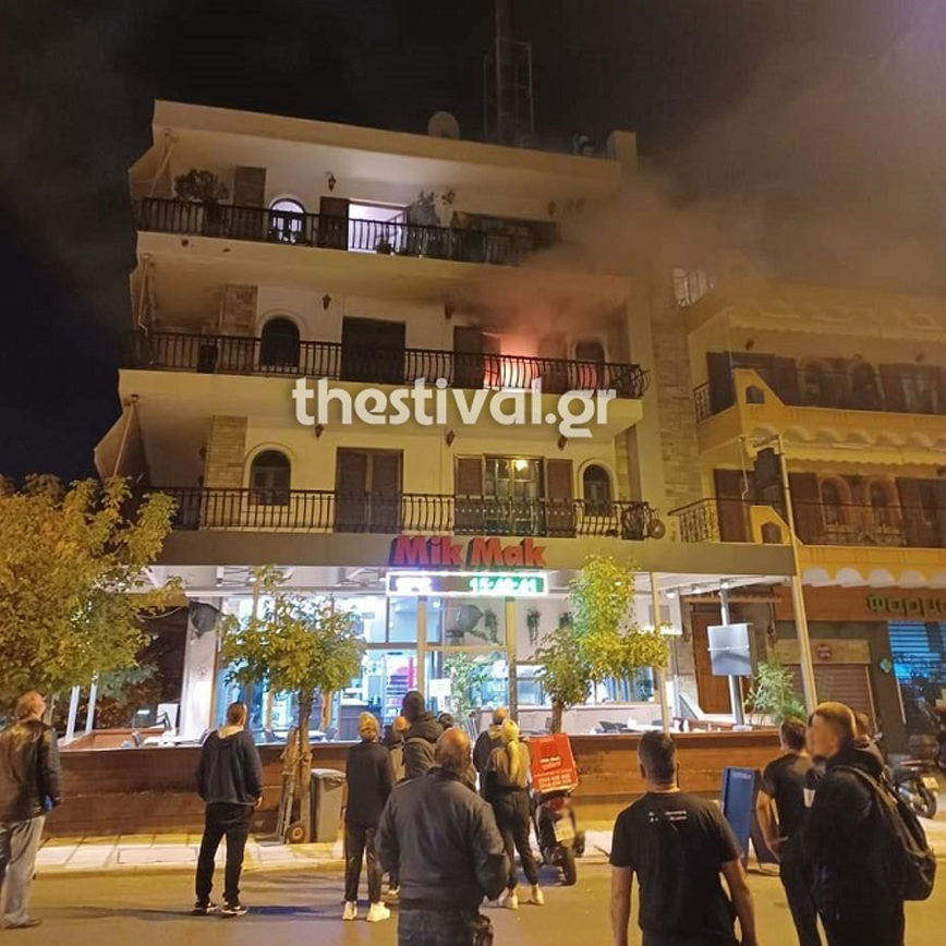 Θεσσαλονίκη: Φωτιά σε διαμέρισμα στις Συκιές &#8211; Καταφύγιο στο μπαλκόνι βρήκε η ένοικος