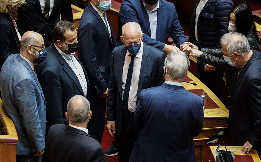 Συγκίνηση στη Βουλή για το θάνατο της Φώφης Γεννηματά