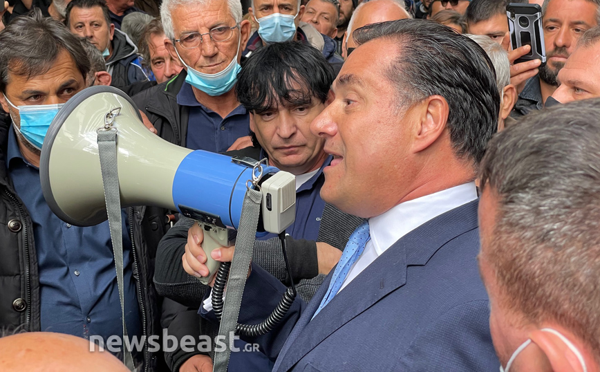 Γεωργιάδης με παραγωγούς λαϊκών αγορών Γεωργιάδης με παραγωγούς λαϊκών αγορών