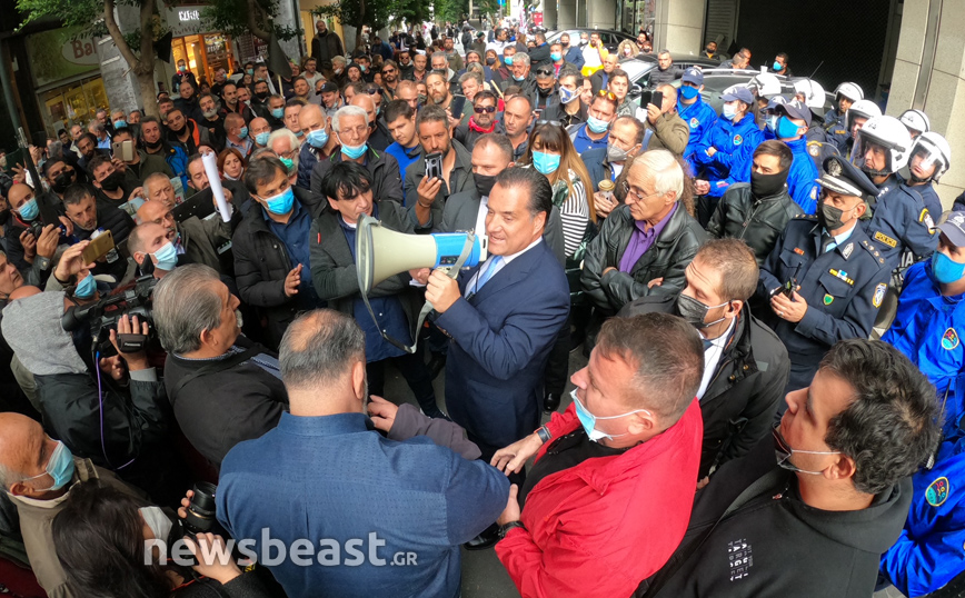 Γεωργιάδης με παραγωγούς λαϊκών αγορών Γεωργιάδης με παραγωγούς λαϊκών αγορών