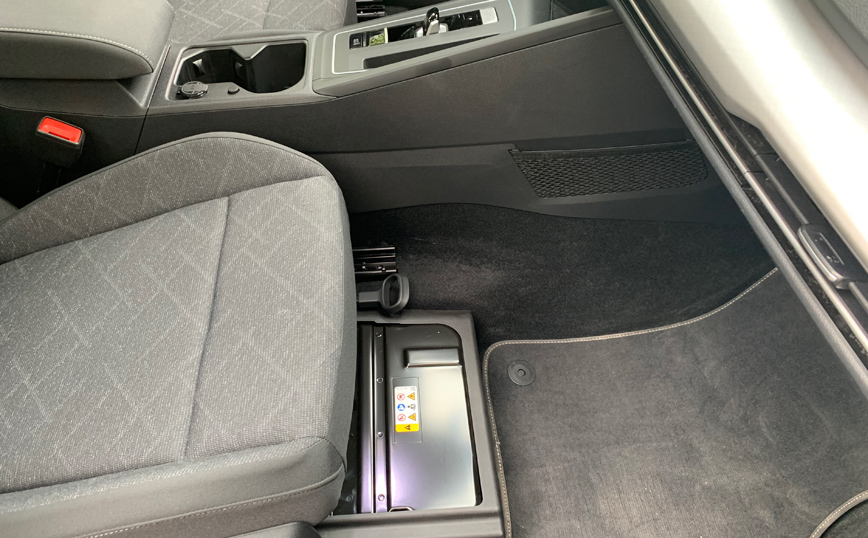 Volkswagen Golf 1.0 eTSI DSG