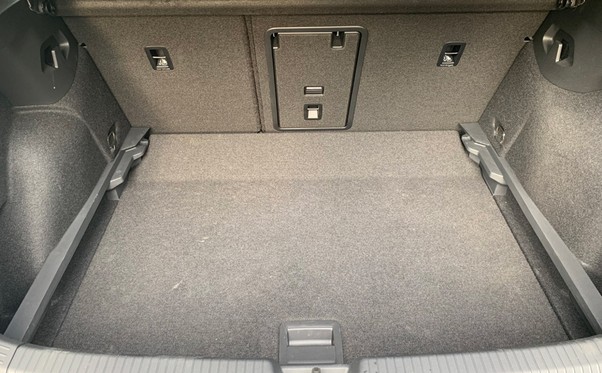 Volkswagen Golf 1.0 eTSI DSG