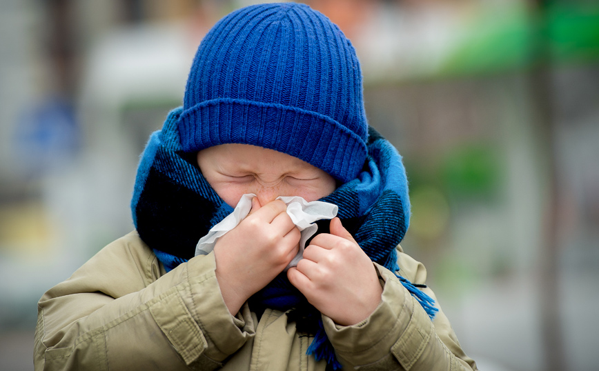 Σαρώνει η γρίπη στα παιδιά: Μπορεί να εμφανιστεί μαζί με τον κορονοϊό
