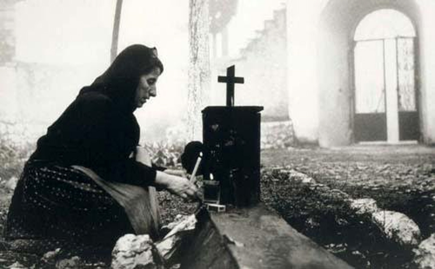 Γυναίκα της Πίνδου πεθνεί Γυναίκα της Πίνδου πεθνεί