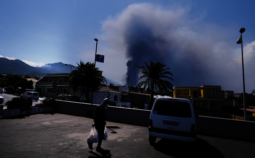 Λα Πάλμα: Διαλύθηκε το νέφος καπνού που δημιουργήθηκε λόγω του ηφαιστείου – Λήγει η καραντίνα για τους 3.000 κατοίκους