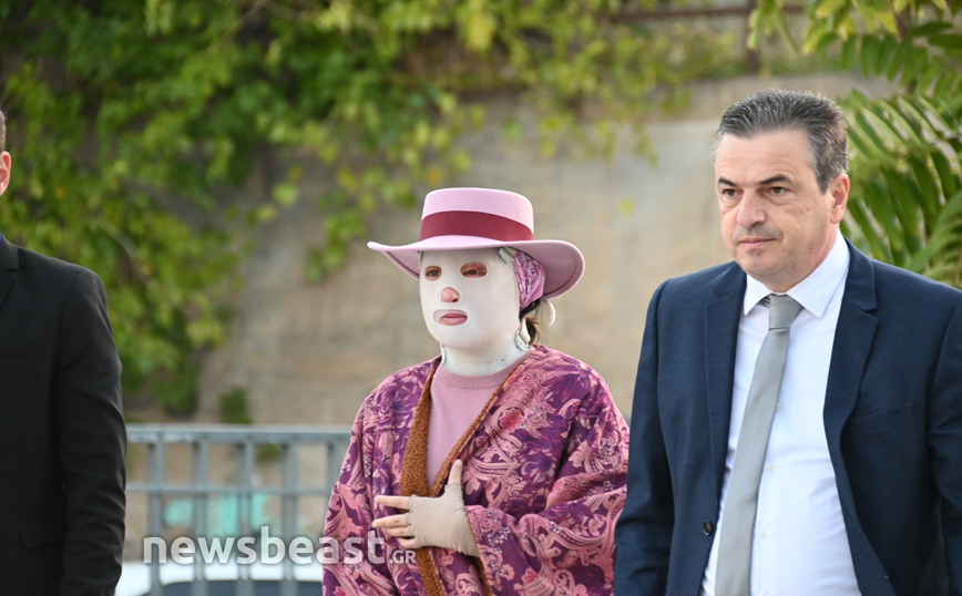 Επίθεση με βιτριόλι: Στο δικαστήριο η Ιωάννα Παλιοσπύρου Επίθεση με βιτριόλι: Στο δικαστήριο η Ιωάννα Παλιοσπύρου