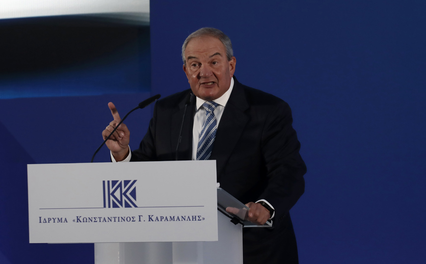 Ο Κώστας Καραμανλής Ο Κώστας Καραμανλής