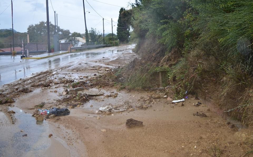 Απίστευτες εικόνες καταστροφής στην Κέρκυρα Απίστευτες εικόνες καταστροφής στην Κέρκυρα