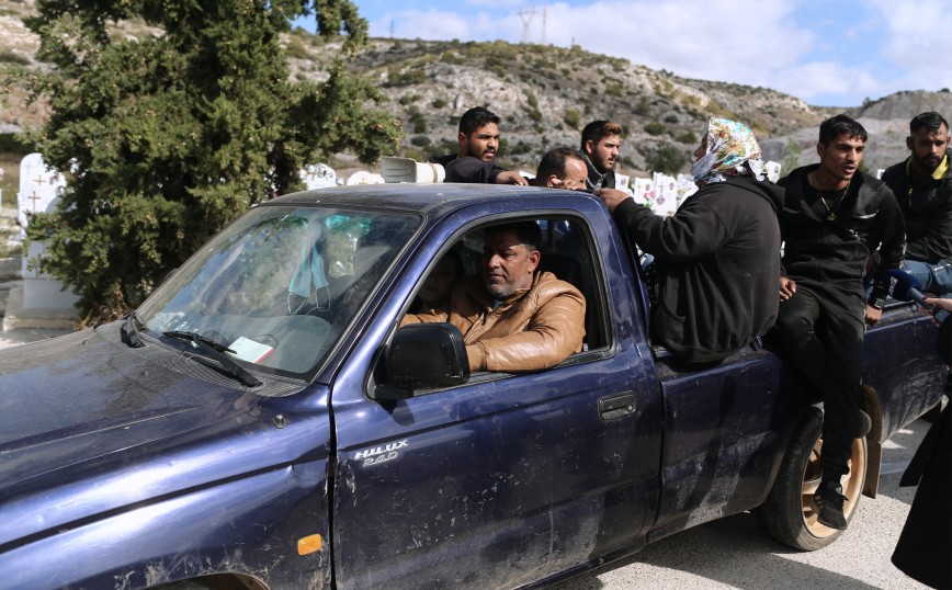 Κηδεύτηκε ο 18χρονος Ρομά που σκοτώθηκε από αστυνομικά πυρά στην καταδίωξη στο Πέραμα