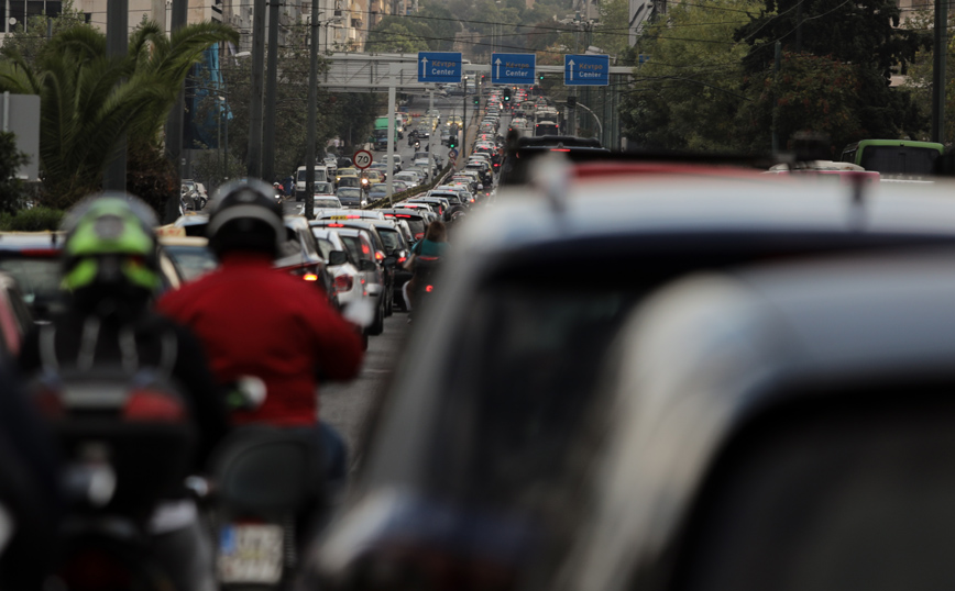 Κίνηση τώρα: Δύσκολα τα πράγματα στους δρόμους – Πού υπάρχουν προβλήματα