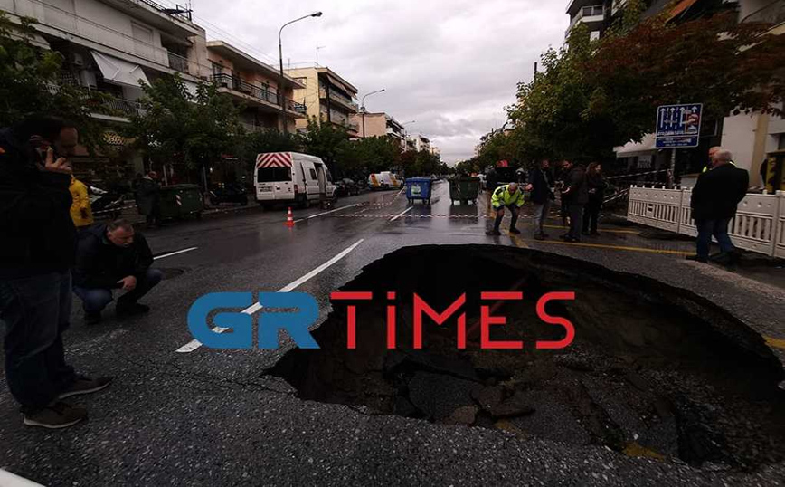 Απομακρύνθηκε το λεωφορείο Απομακρύνθηκε το λεωφορείο