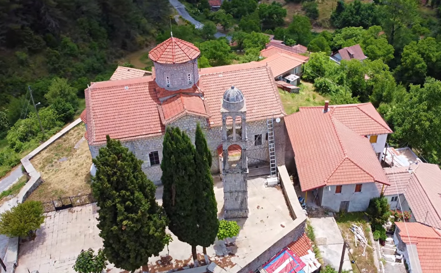 Η εκκλησία στο χωριό Μαγούλιανα στην Αρκαδία Η εκκλησία στο χωριό Μαγούλιανα στην Αρκαδία