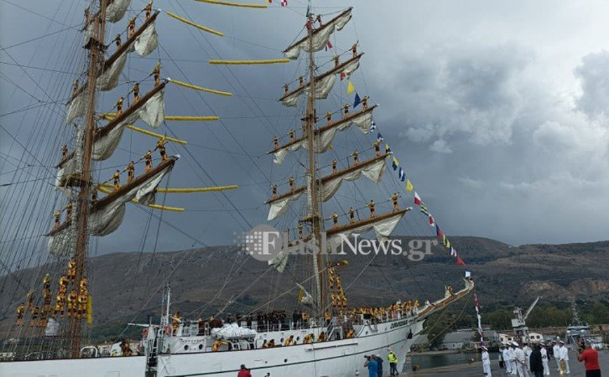 Σούδα: Εντυπωσιακές φωτογραφίες από το μεξικάνικο ιστιοφόρο ARM CUAUHTEMOC – Πάνω στα ιστία οι δόκιμοι