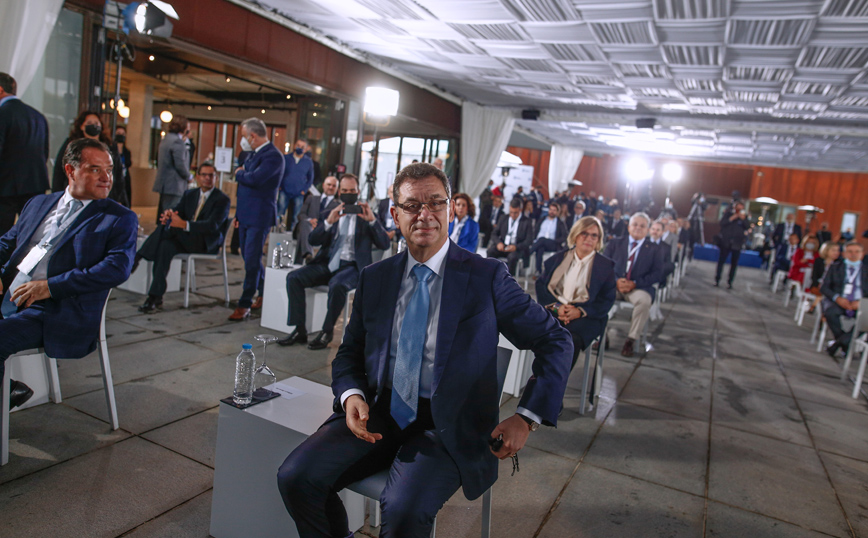 Άλμπερτ Μπουρλά στα εγκαίνια κέντρου καινοτομίας της Pfizer